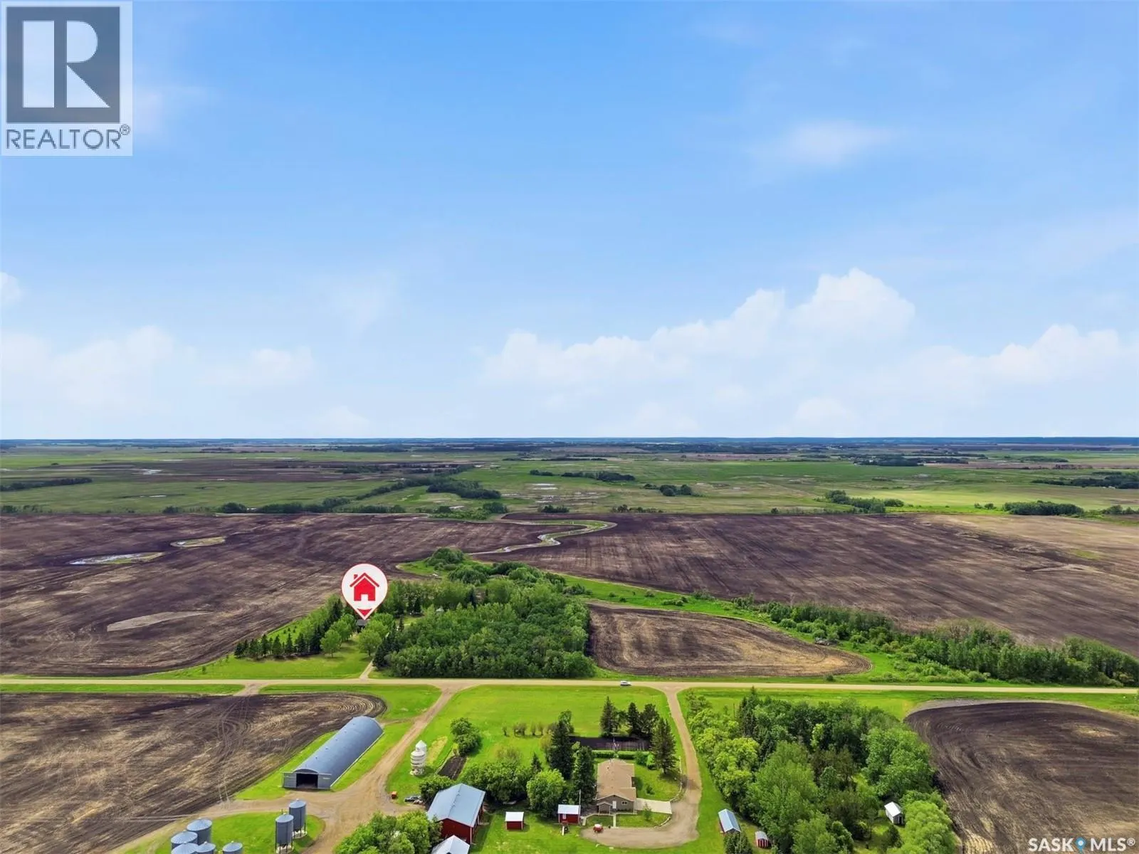 Paskaruk Acreage