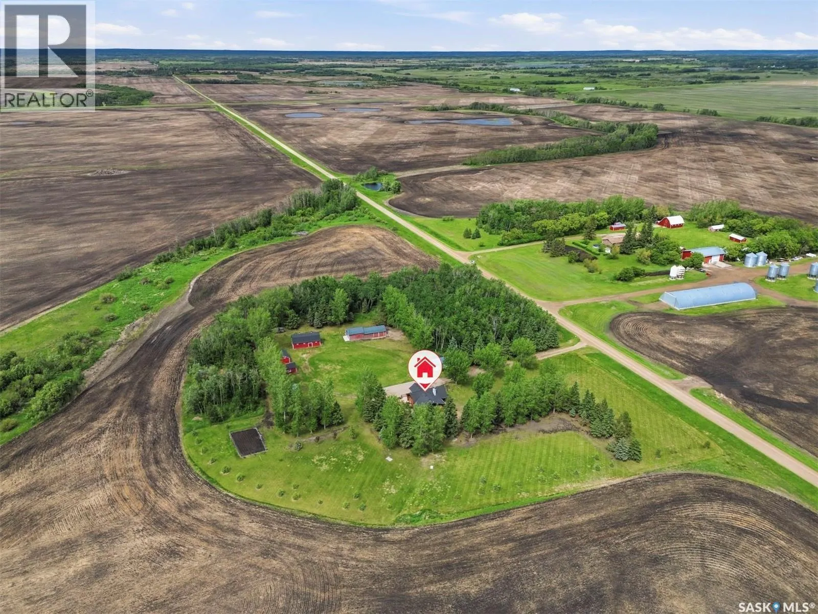 Paskaruk Acreage