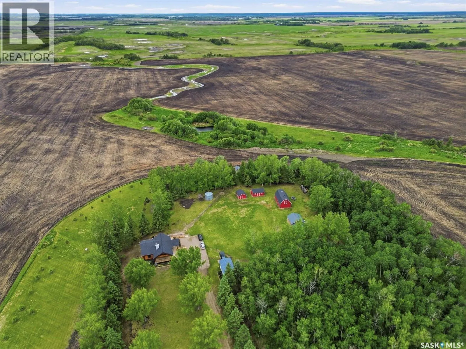Paskaruk Acreage