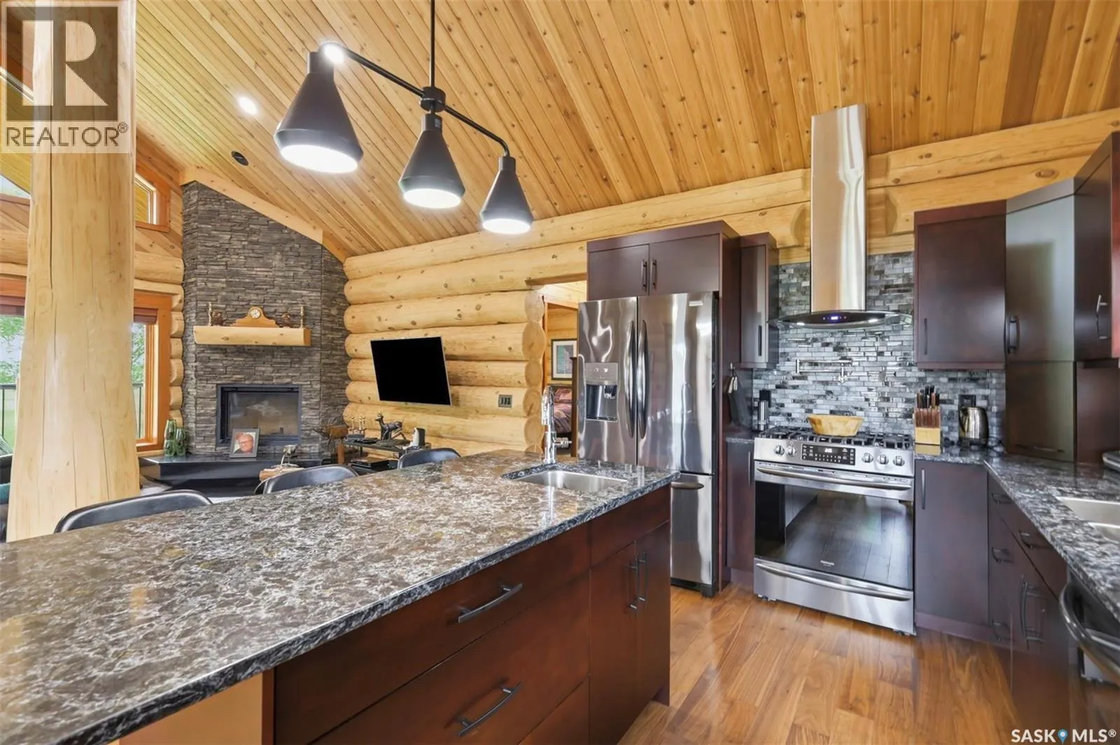 Paskaruk Acreage