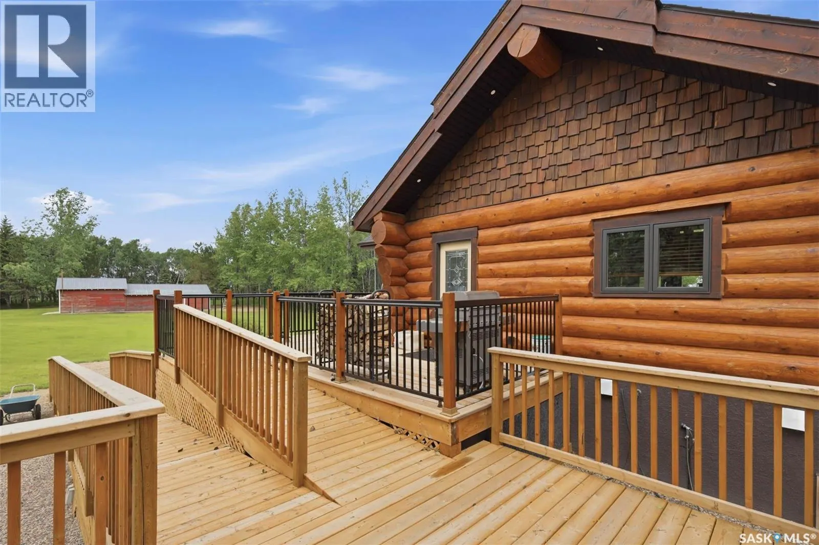 Paskaruk Acreage