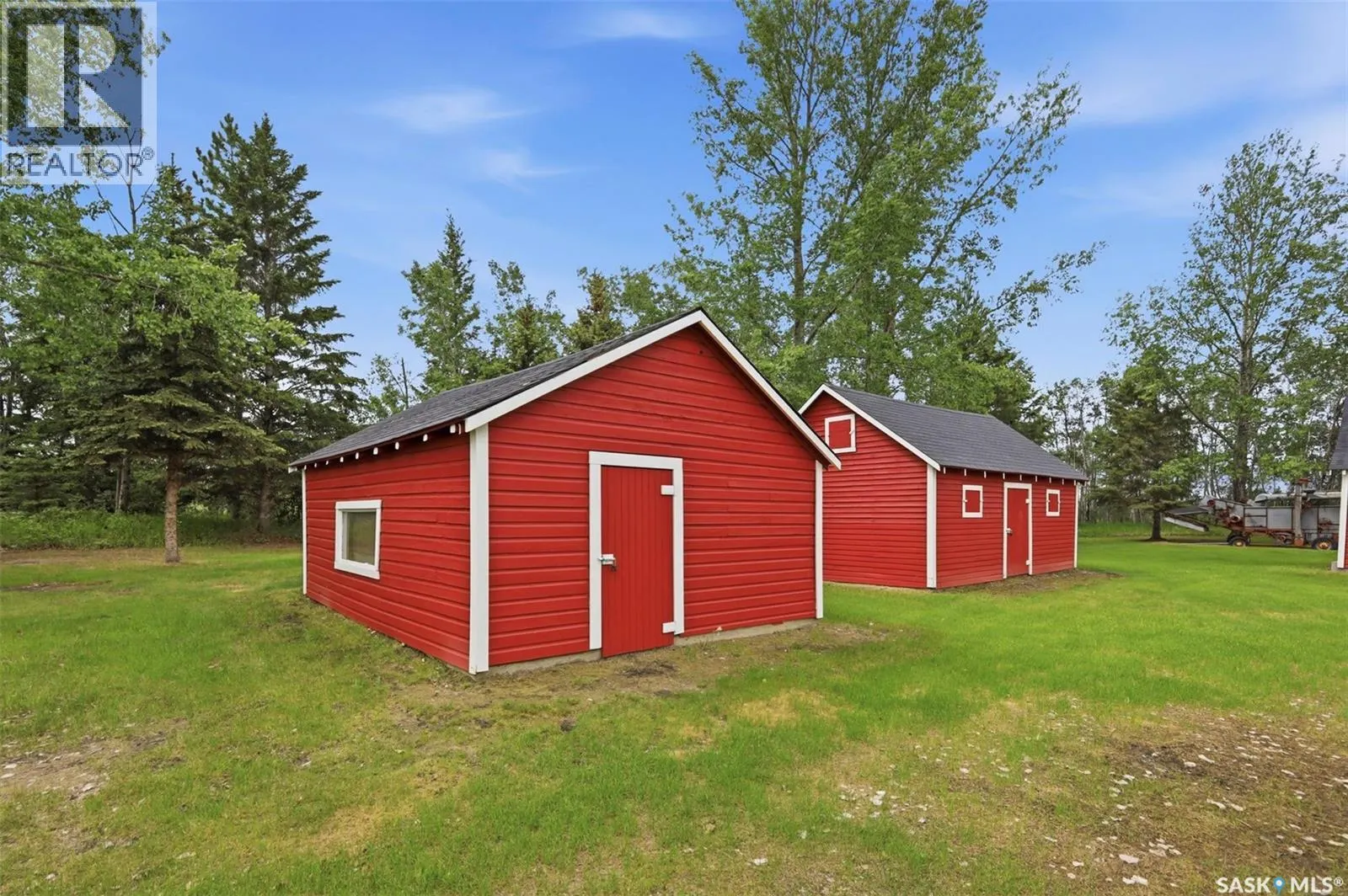 Paskaruk Acreage