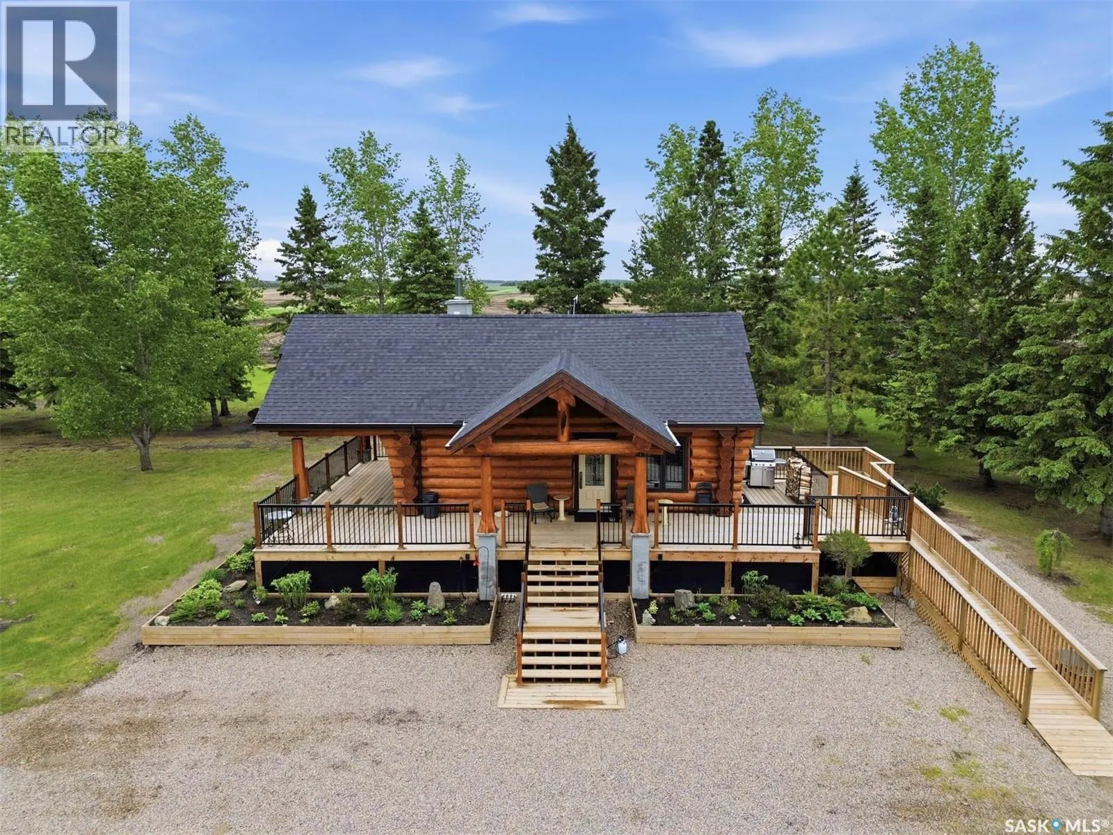Paskaruk Acreage