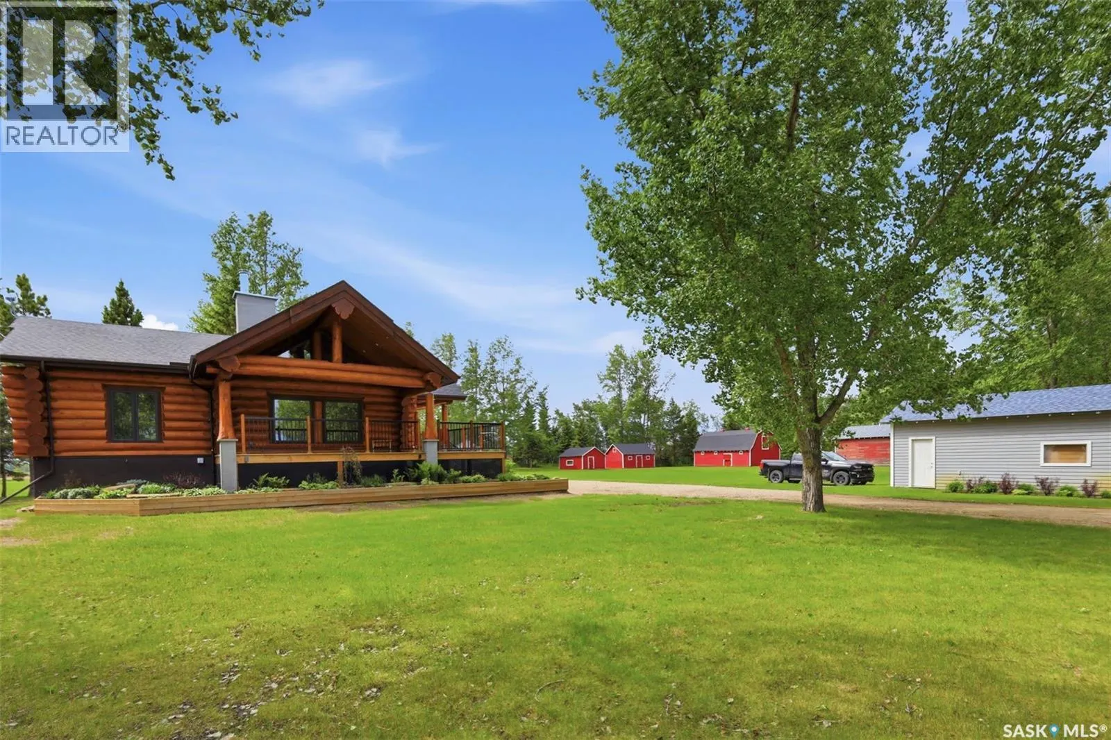 Paskaruk Acreage
