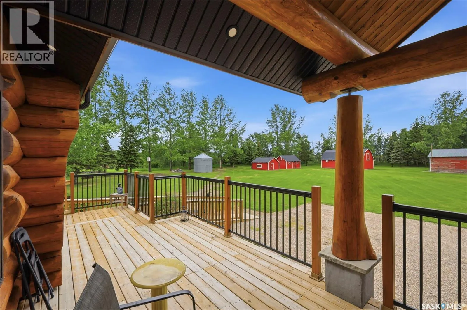 Paskaruk Acreage