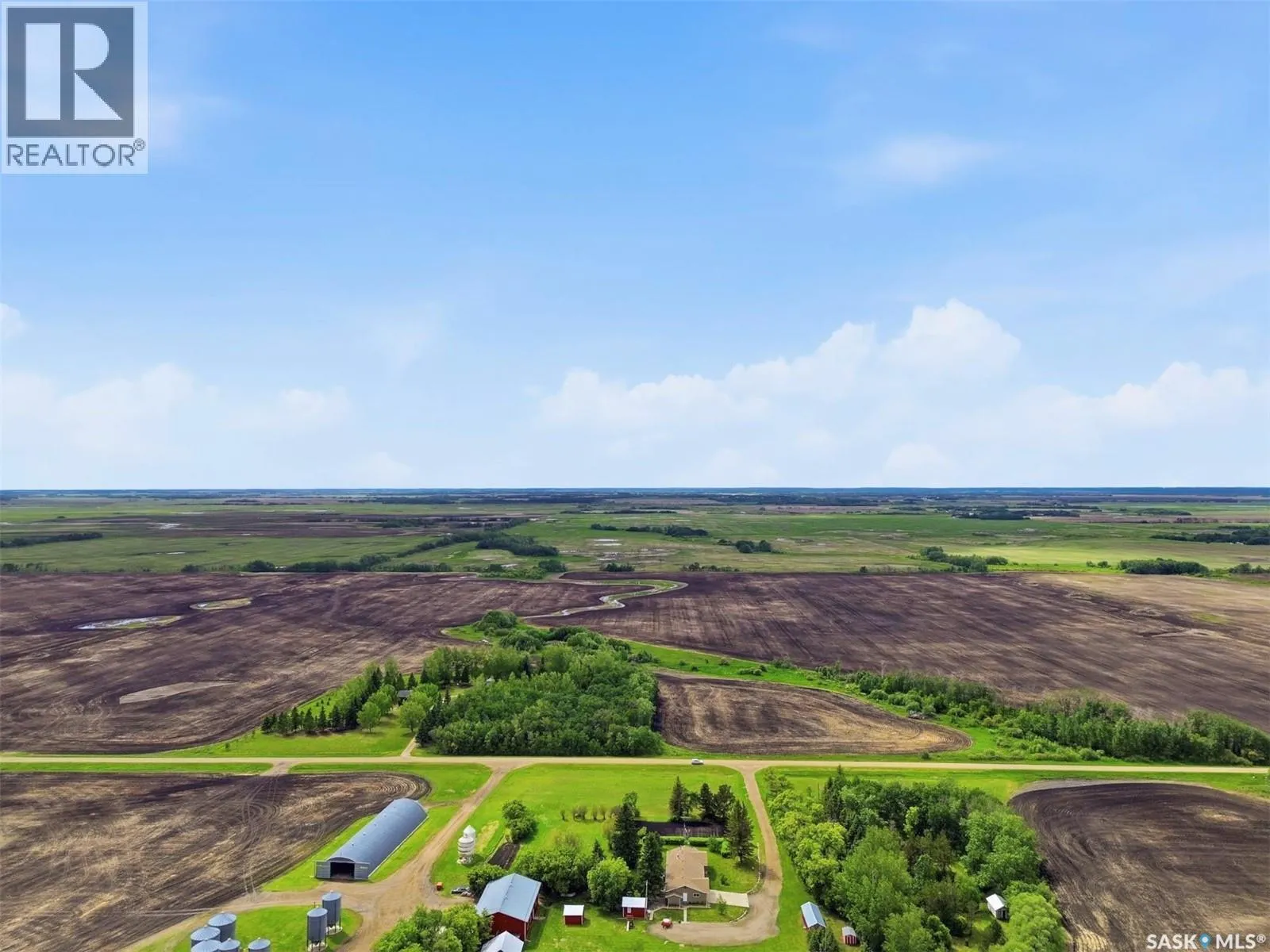 Paskaruk Acreage