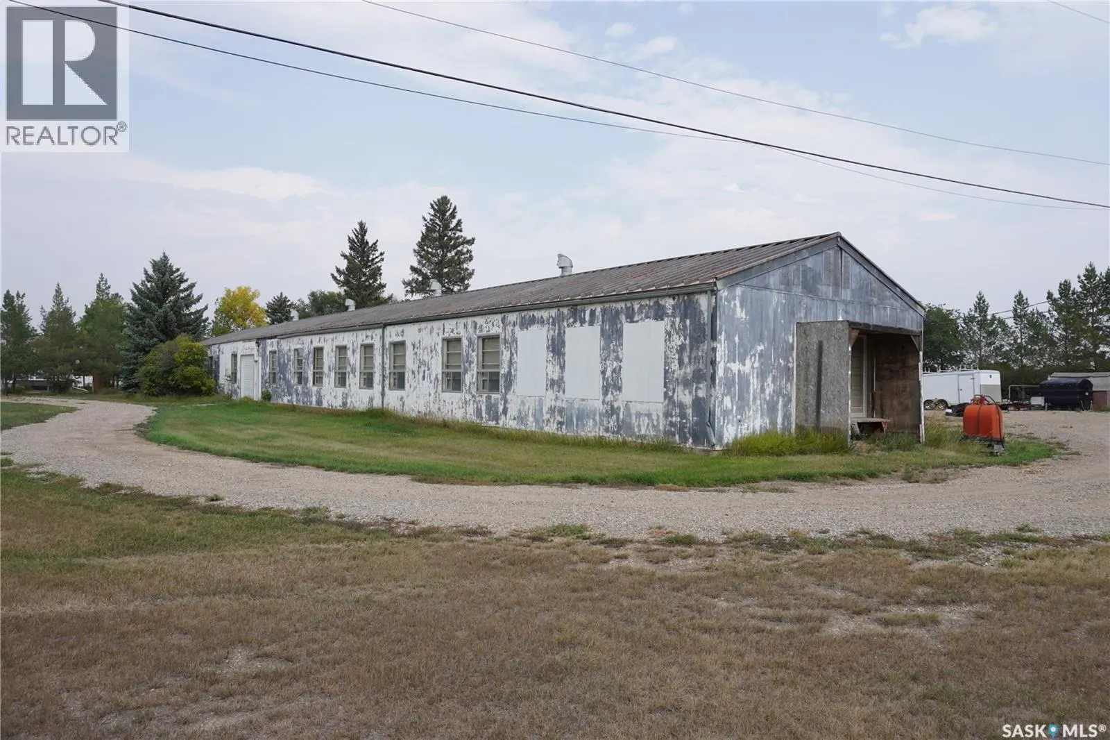 745-751 Victoria STREET E