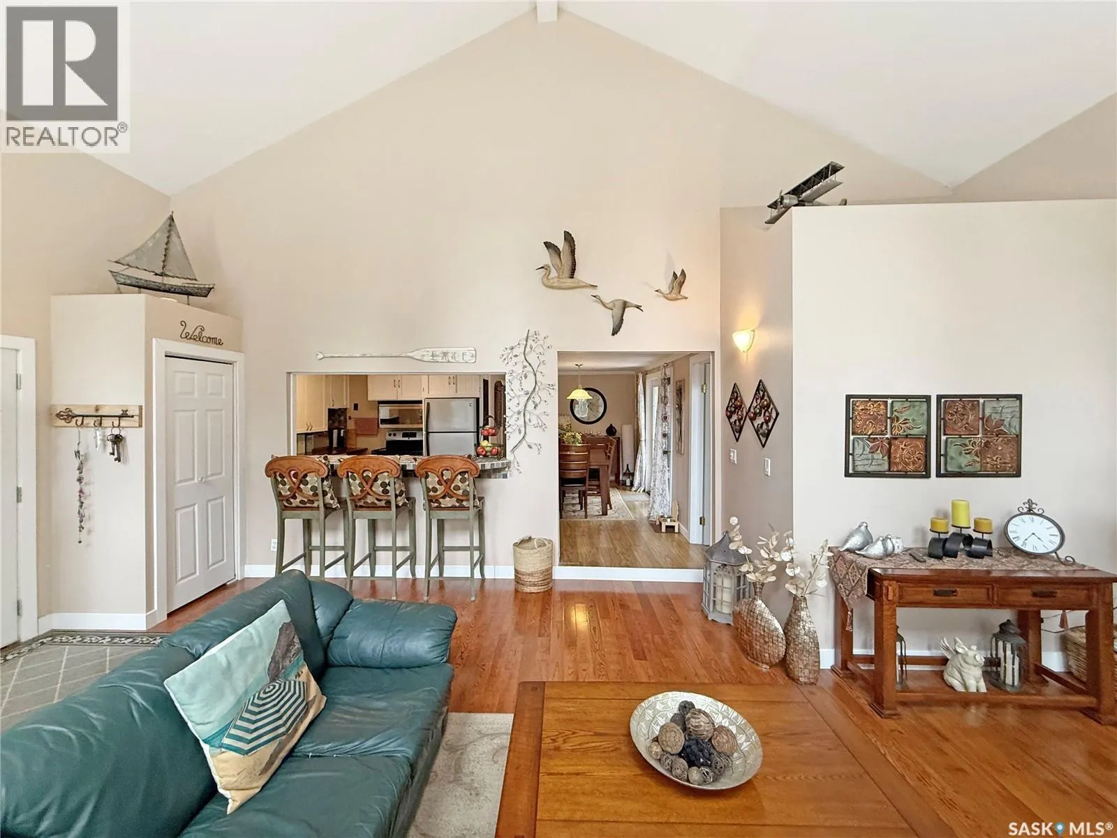 110 Lakeshore DRIVE