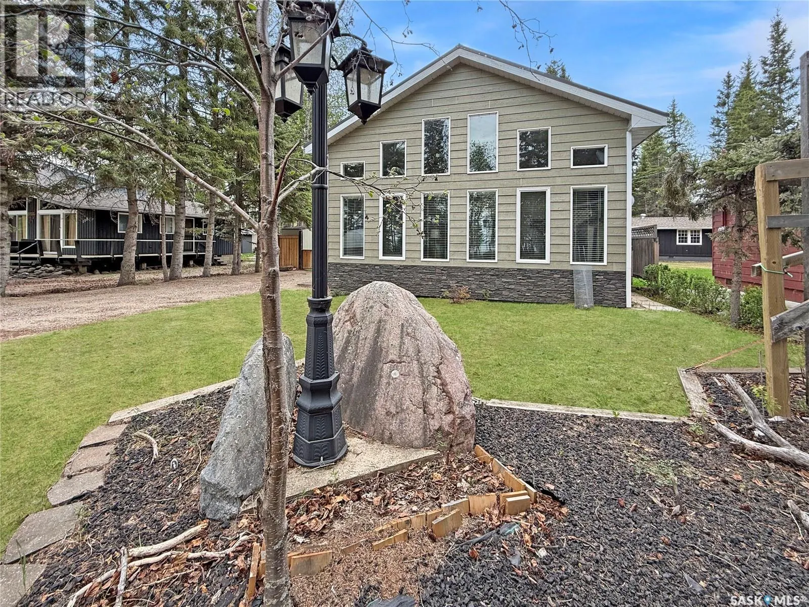 110 Lakeshore DRIVE