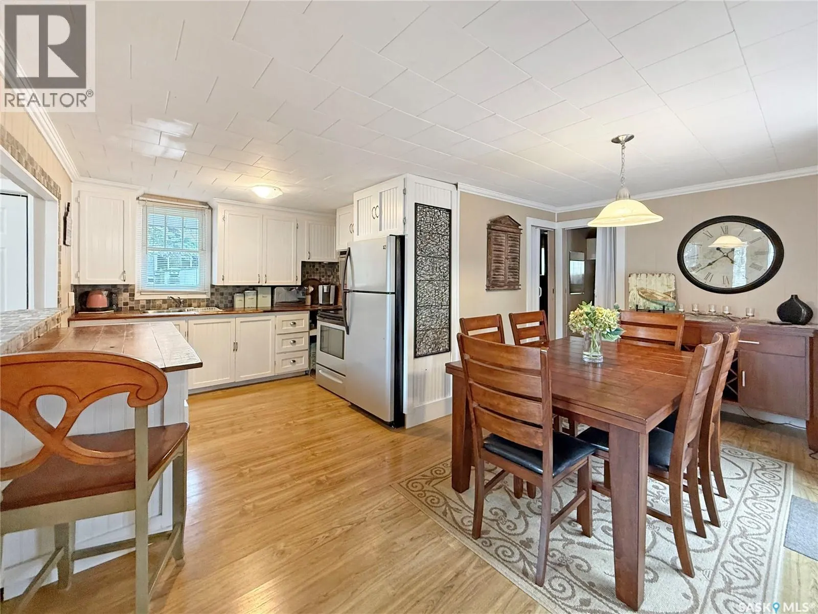 110 Lakeshore DRIVE
