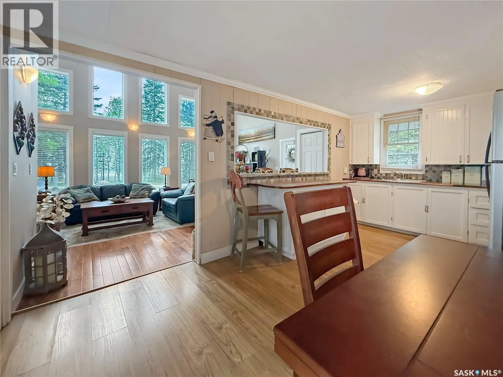 110 Lakeshore DRIVE