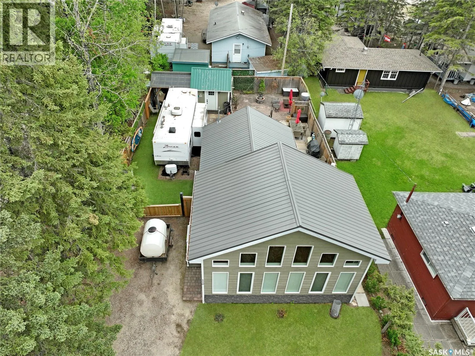 110 Lakeshore DRIVE