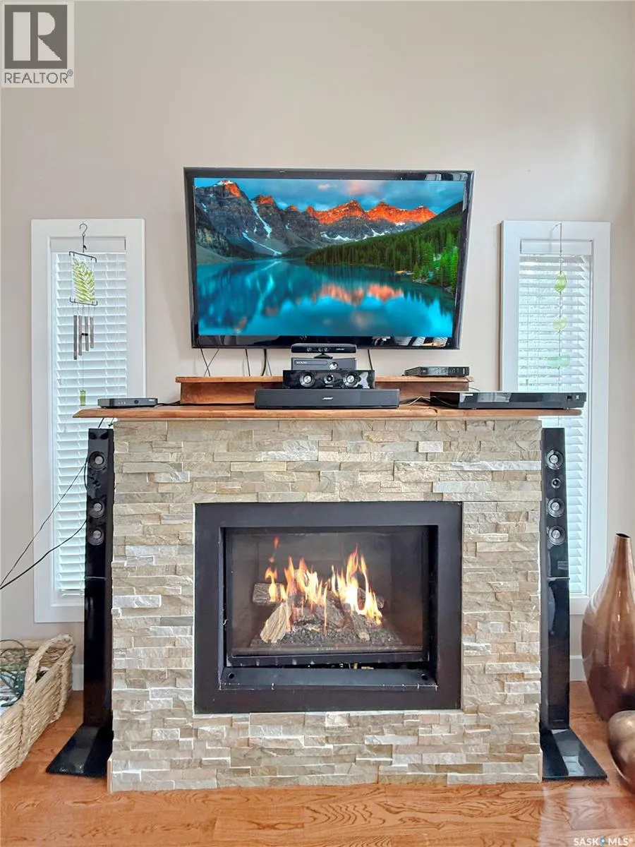 110 Lakeshore DRIVE