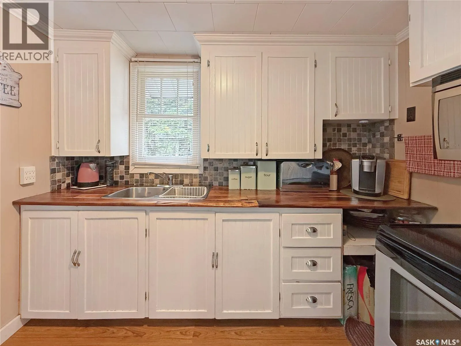 110 Lakeshore DRIVE
