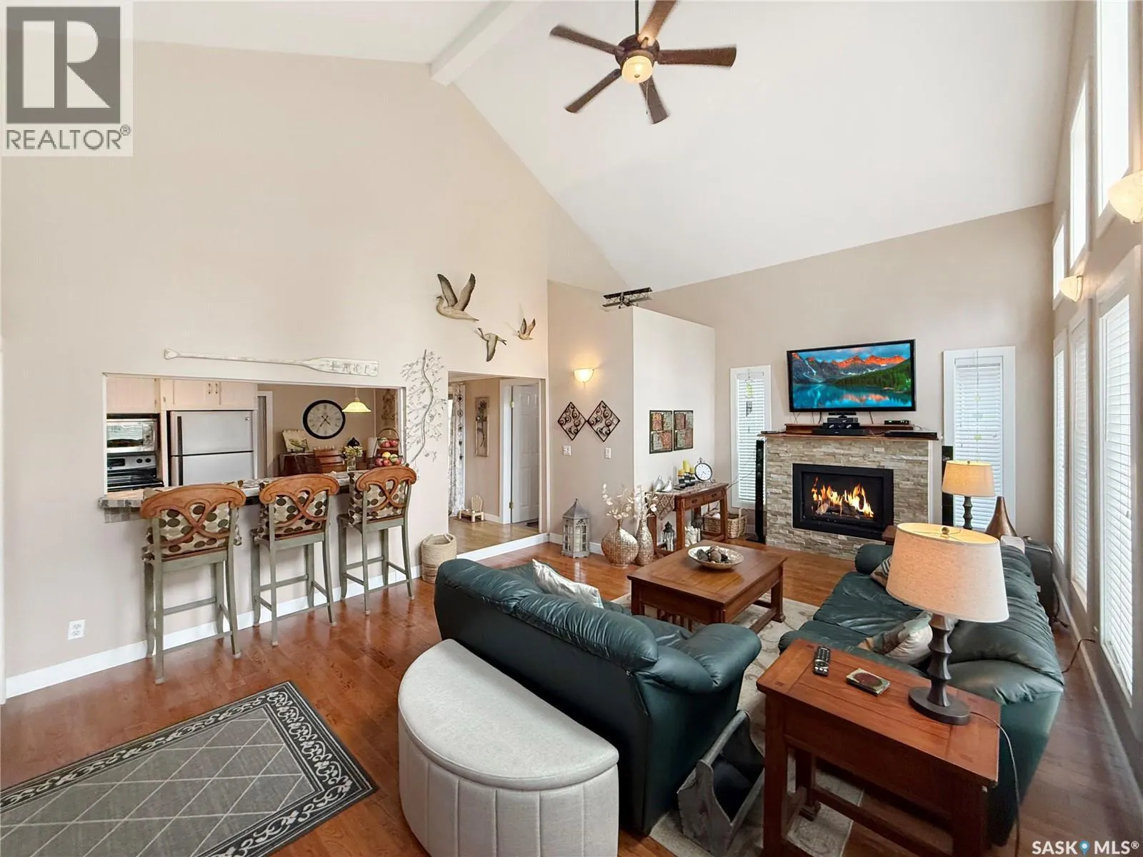110 Lakeshore DRIVE