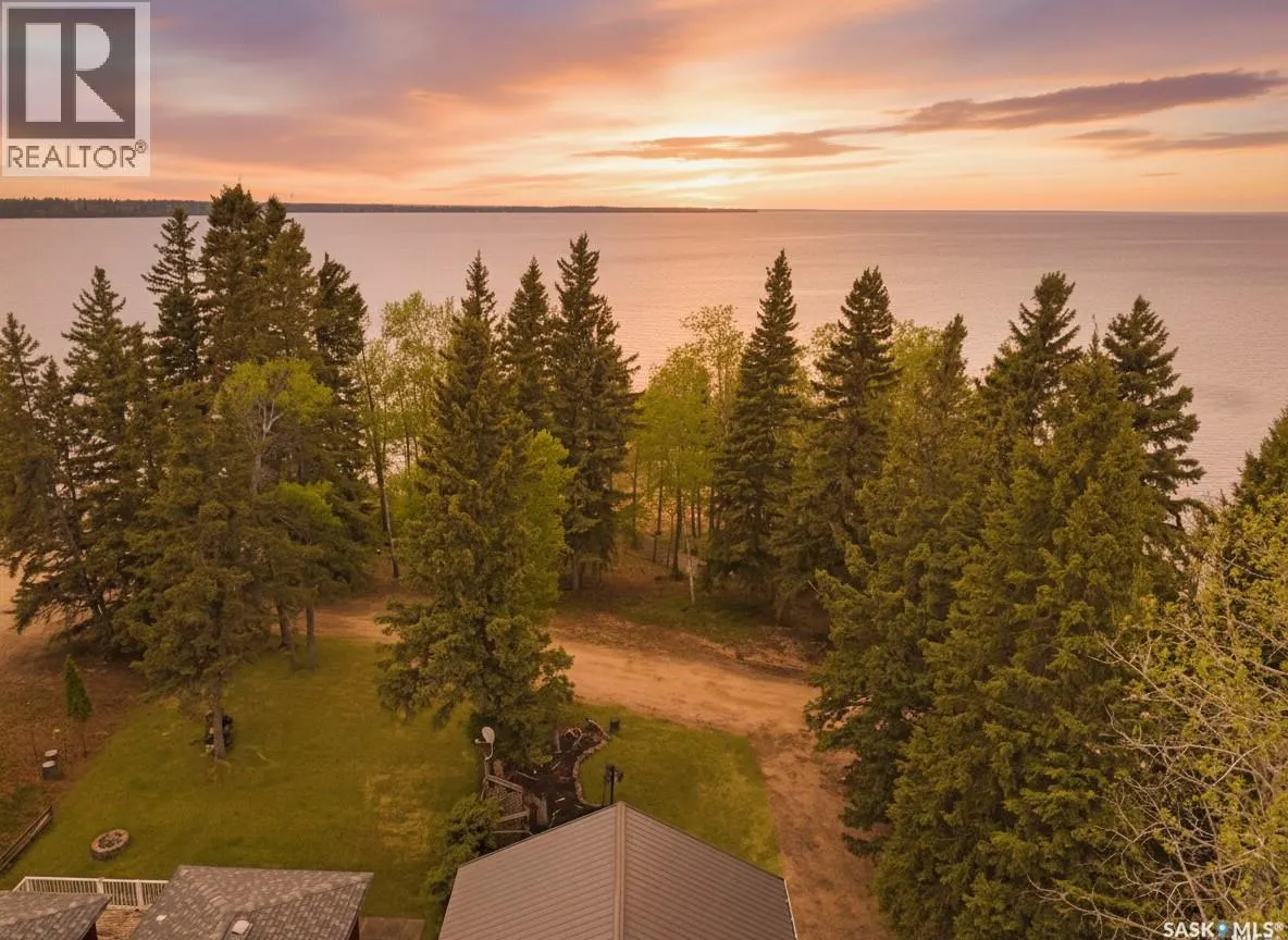 110 Lakeshore DRIVE