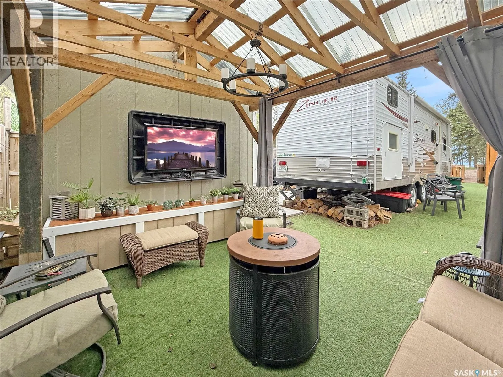 110 Lakeshore DRIVE