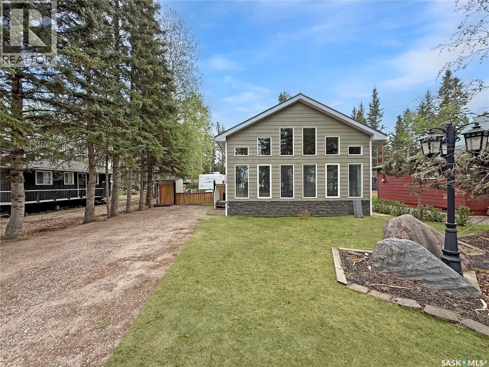 110 Lakeshore DRIVE