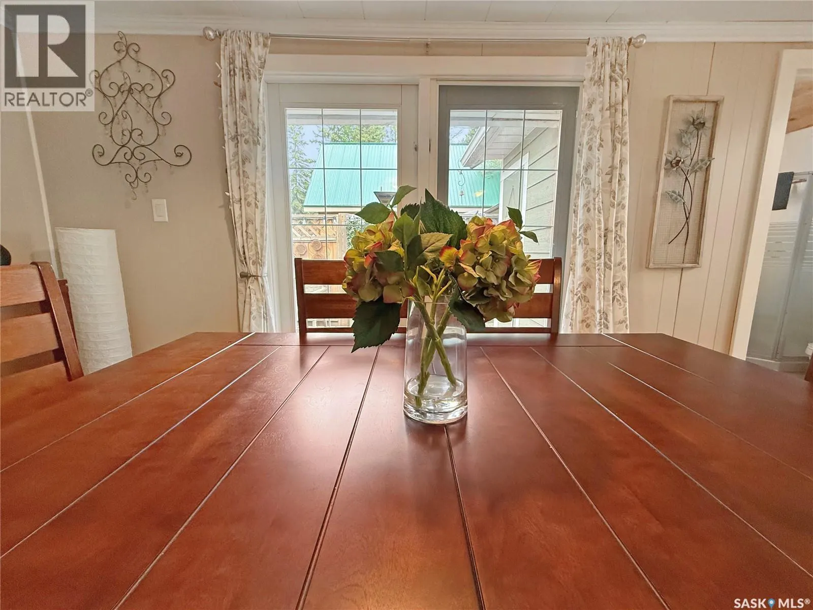 110 Lakeshore DRIVE
