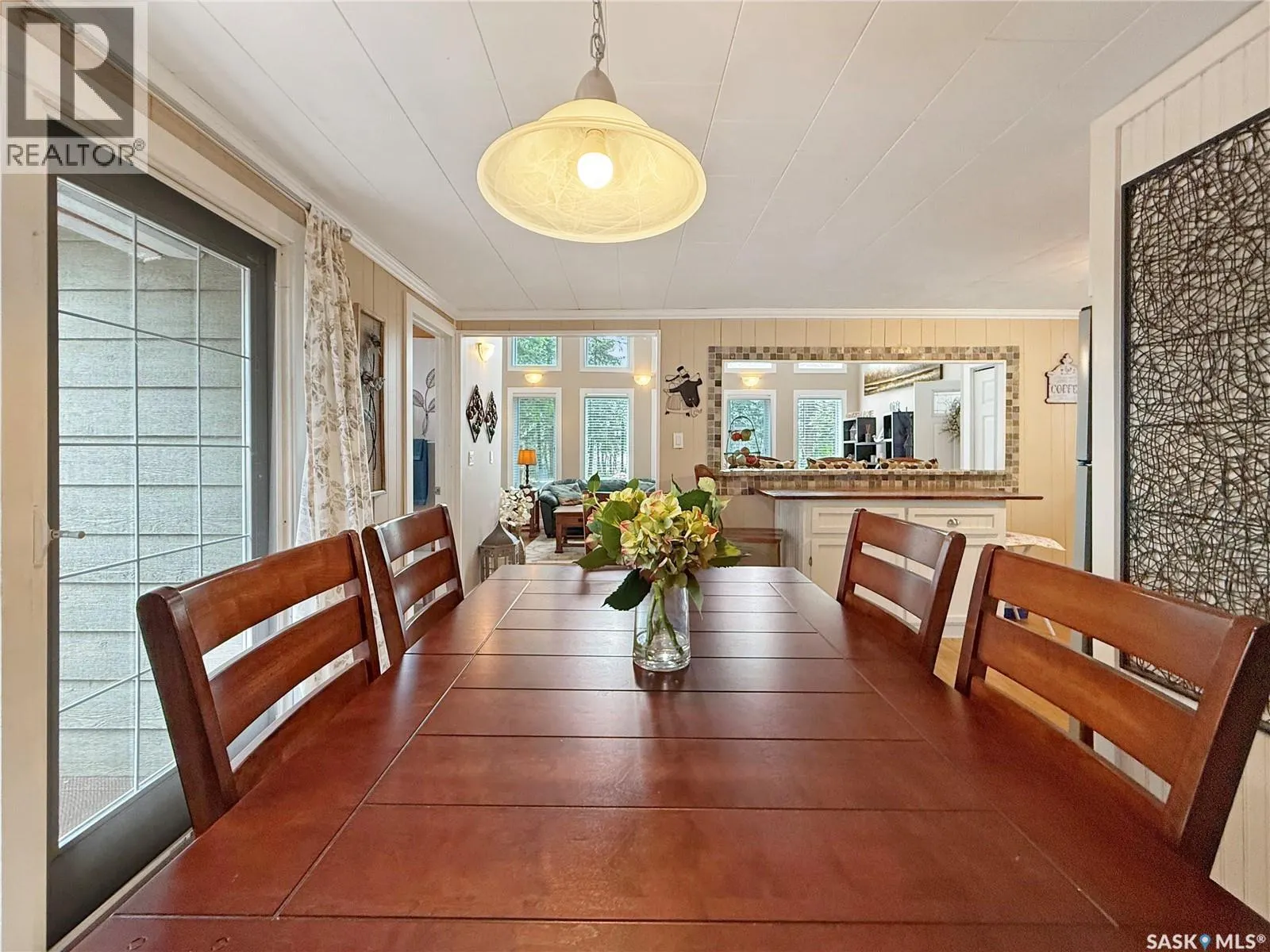110 Lakeshore DRIVE