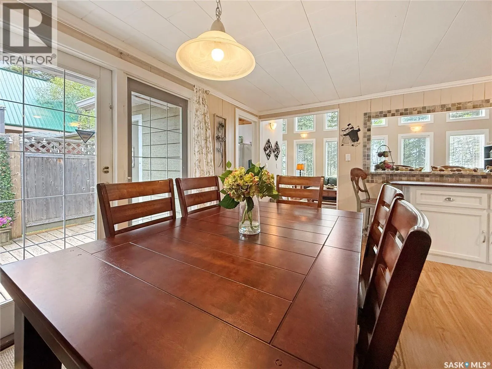 110 Lakeshore DRIVE