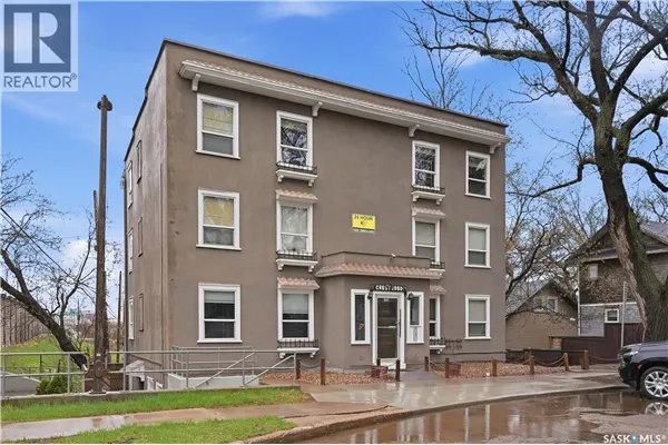 129 11th STREET E