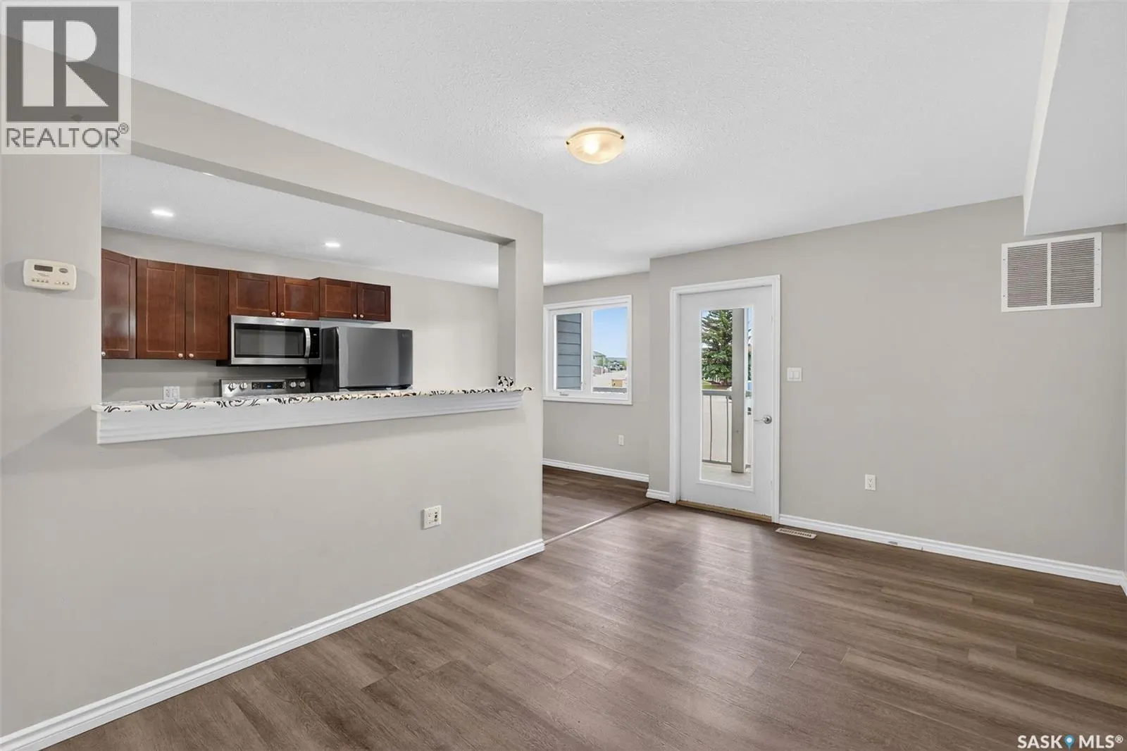 109 515 28th STREET E
