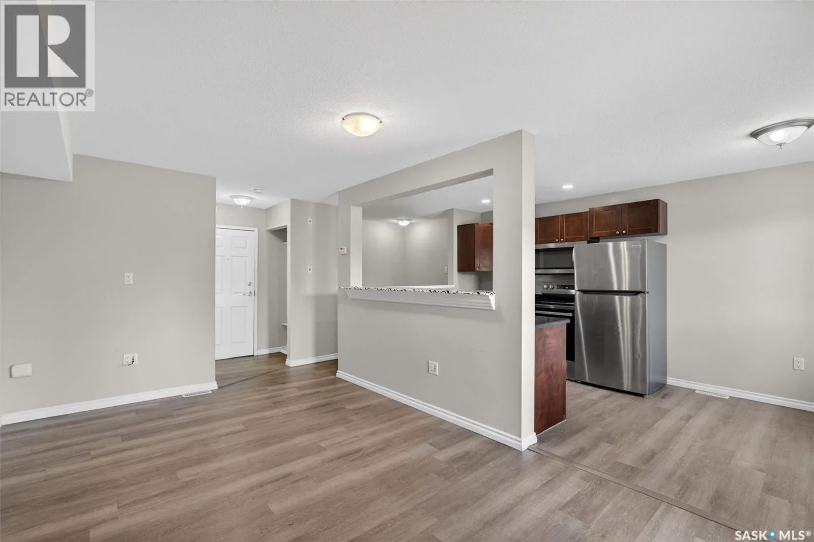 109 515 28th STREET E
