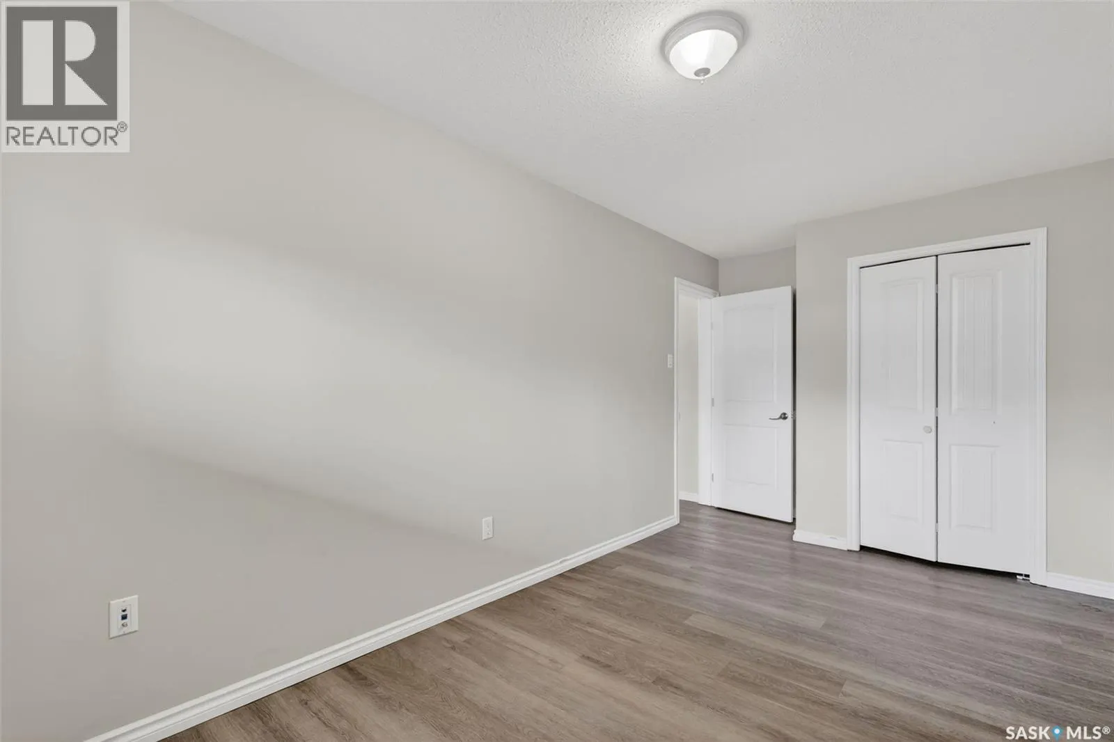 109 515 28th STREET E