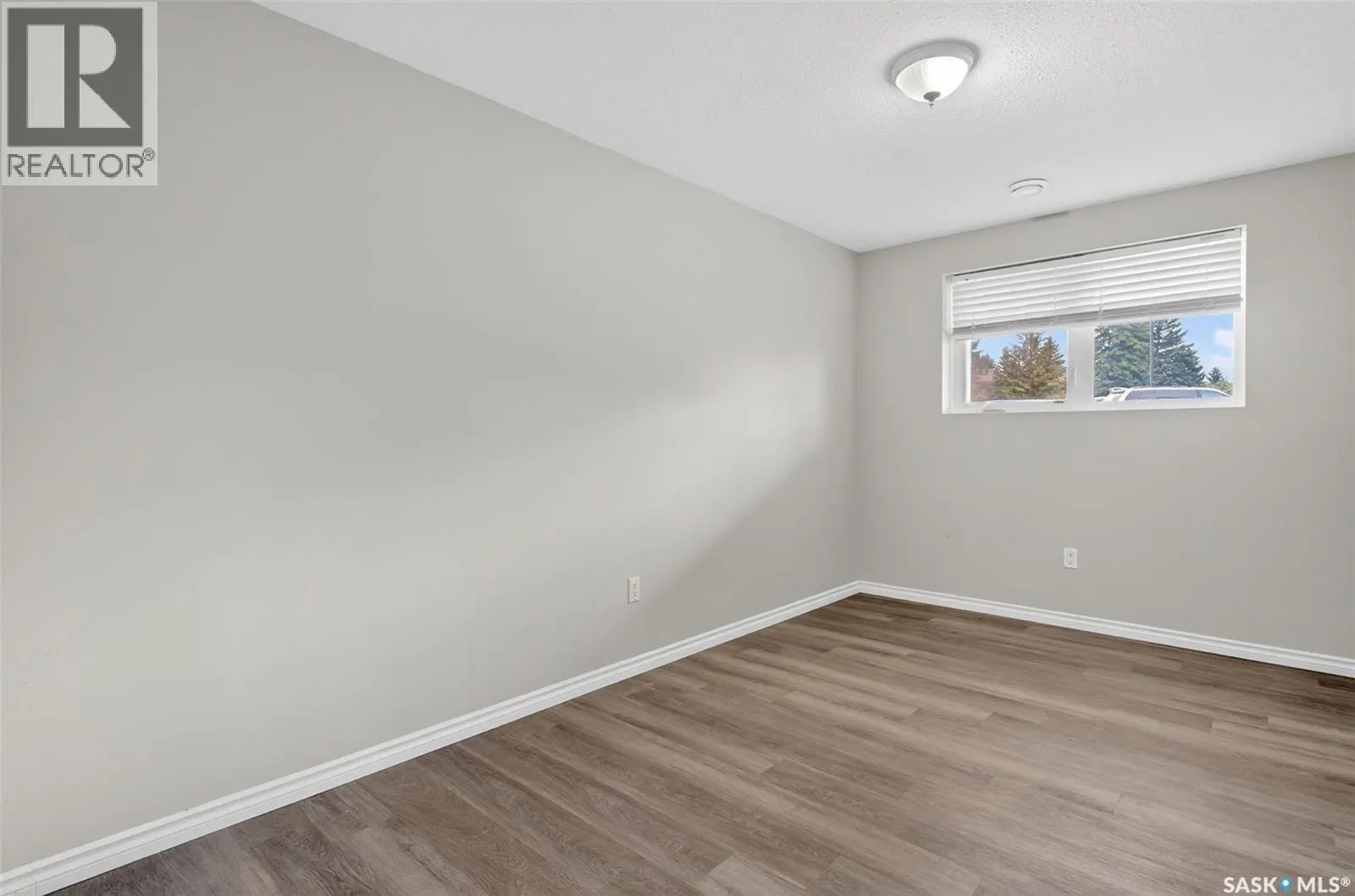 109 515 28th STREET E