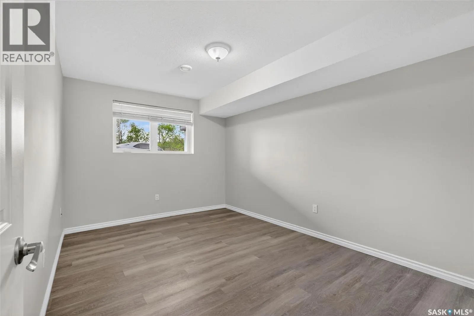 109 515 28th STREET E