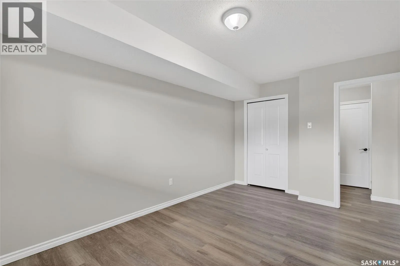 109 515 28th STREET E