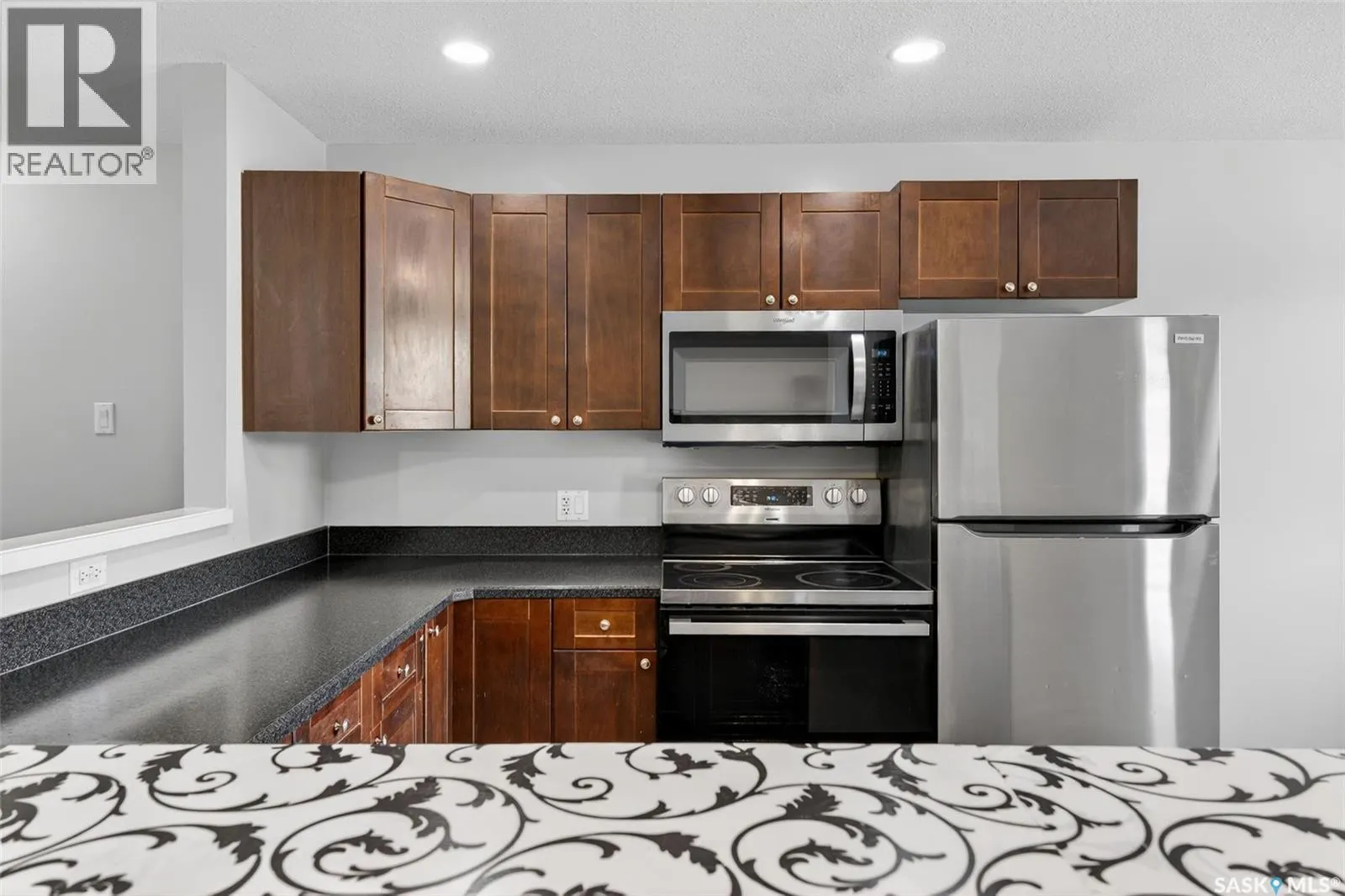 109 515 28th STREET E