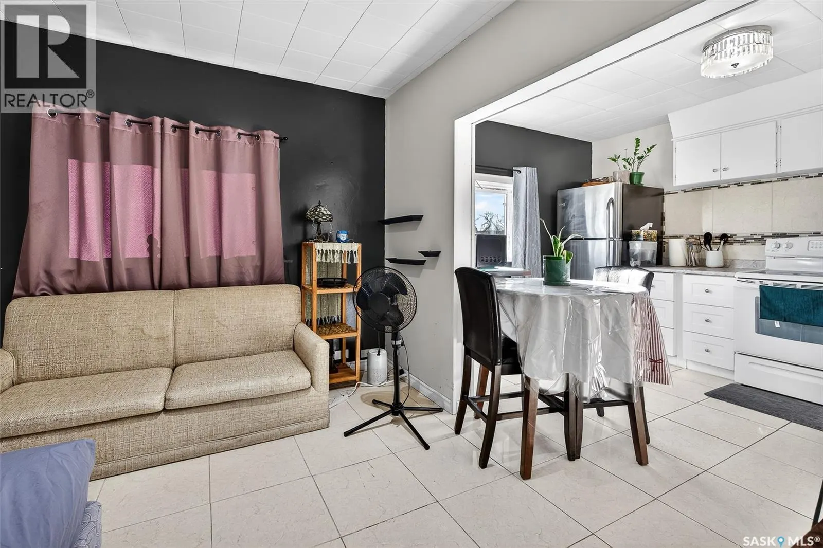 174 Ominica STREET W
