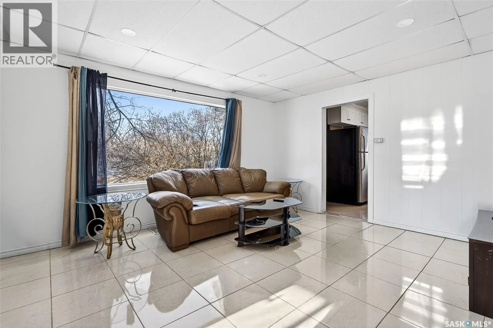 174 Ominica STREET W