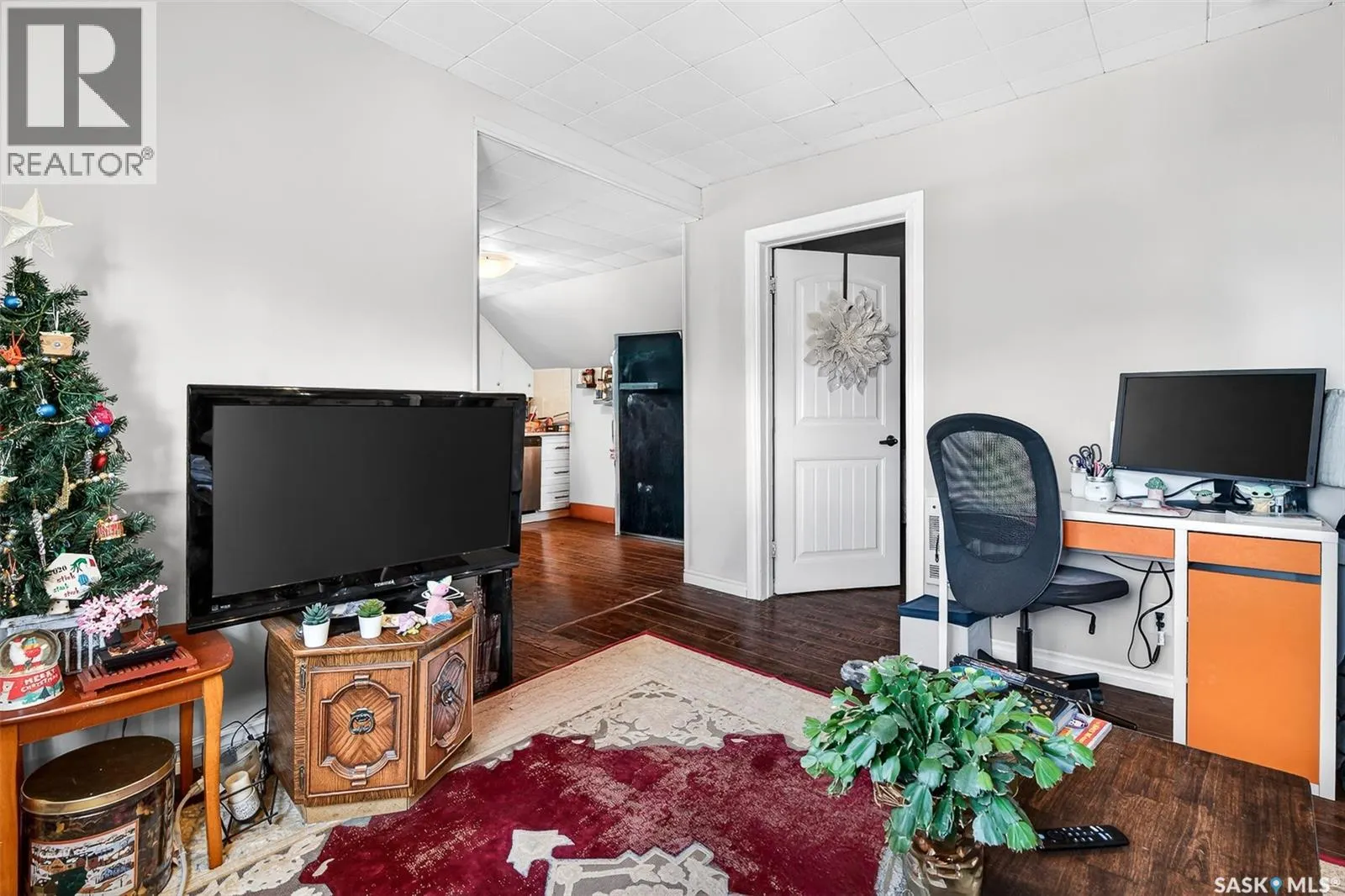 174 Ominica STREET W