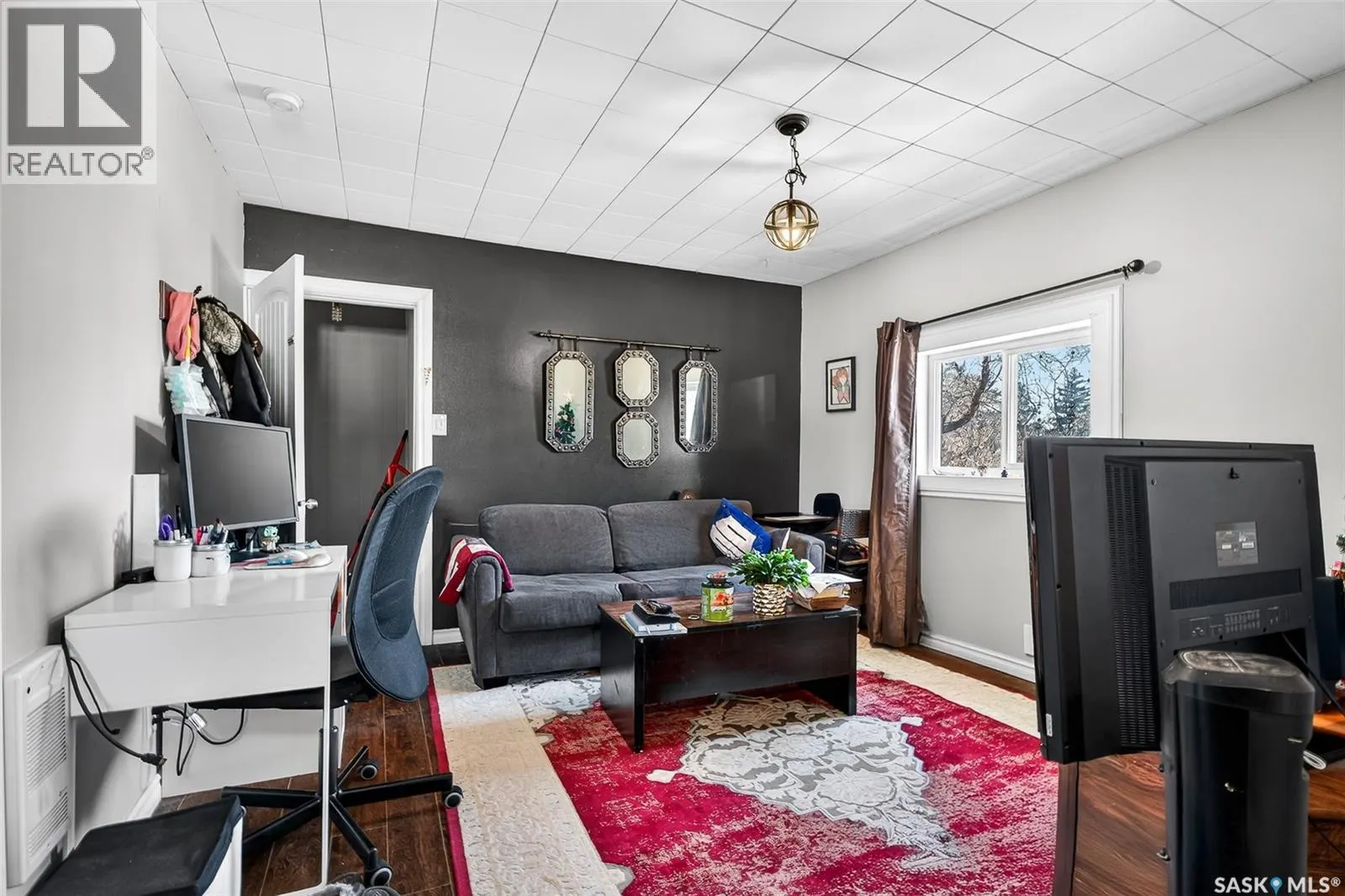 174 Ominica STREET W