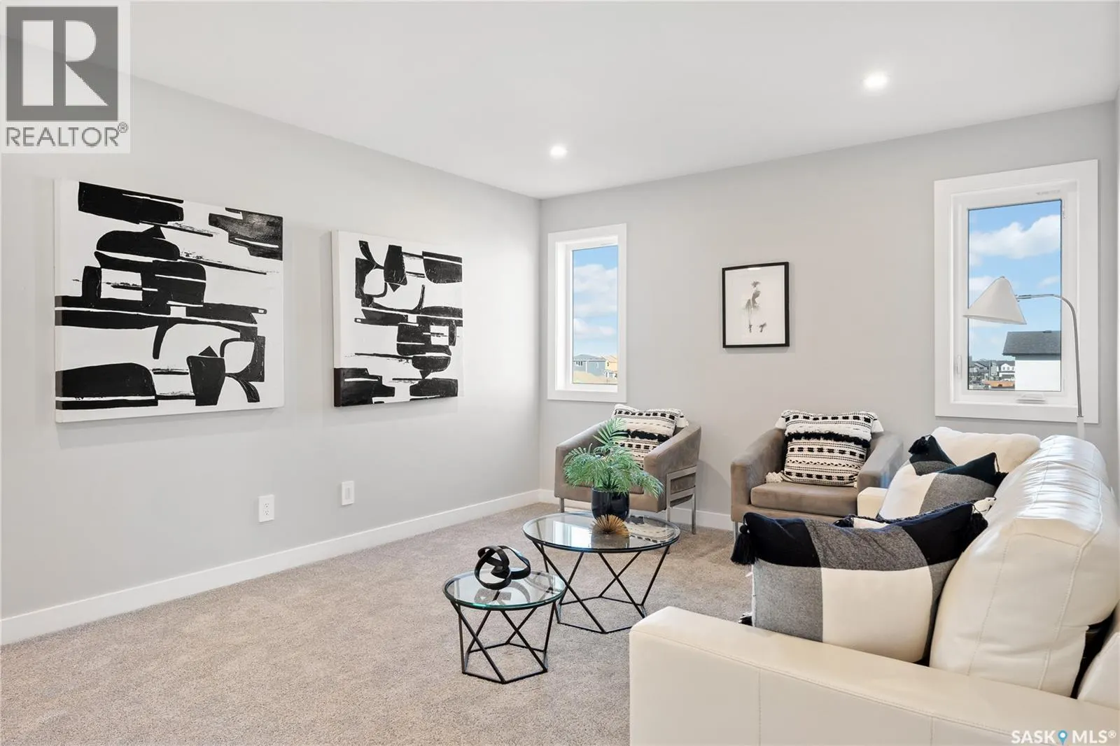 10 Vancouver CRESCENT
