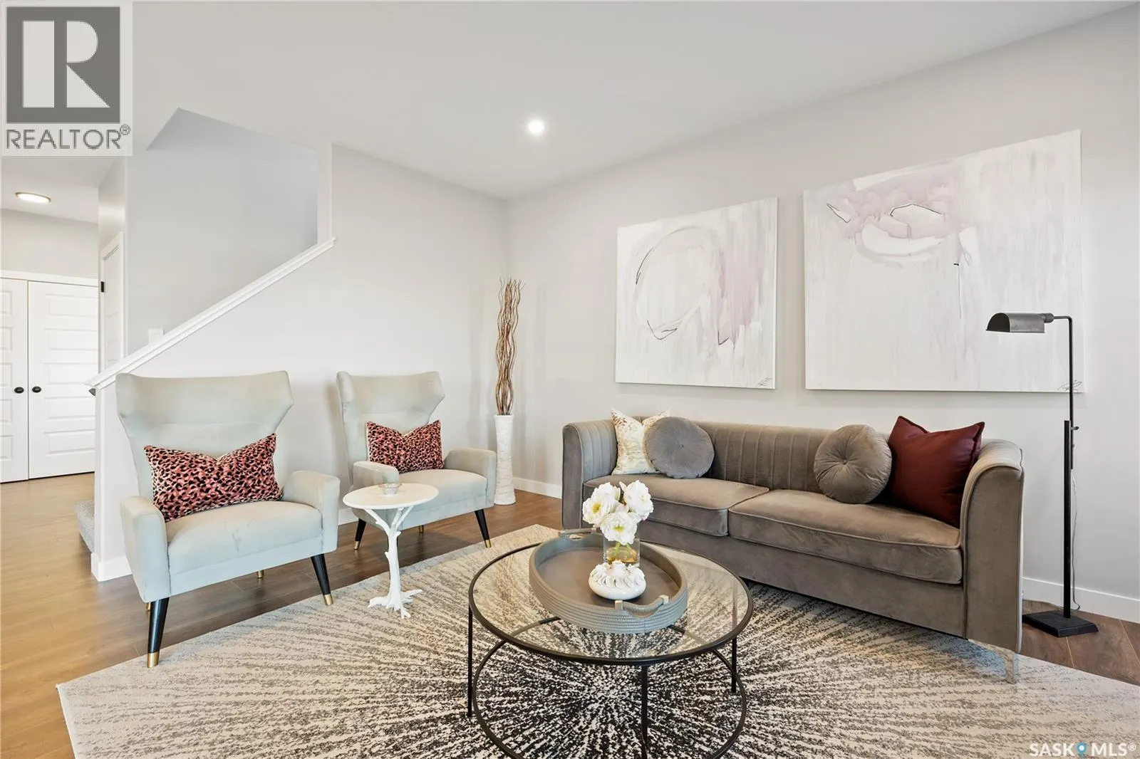 10 Vancouver CRESCENT