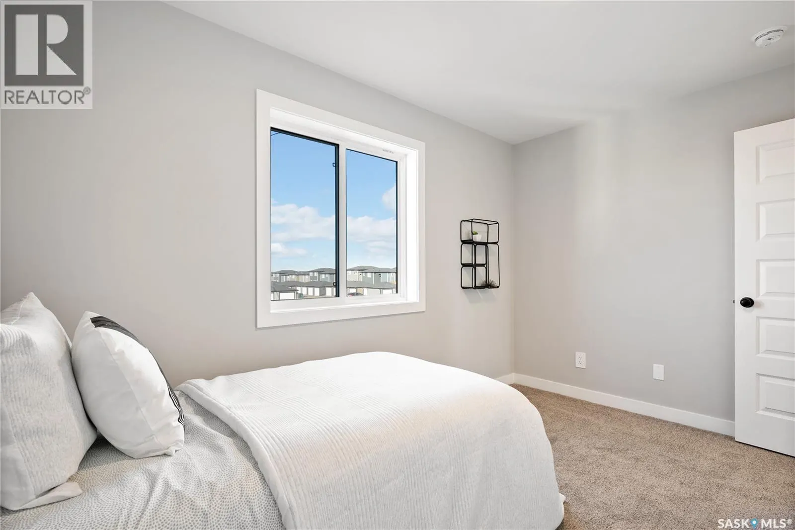 10 Vancouver CRESCENT