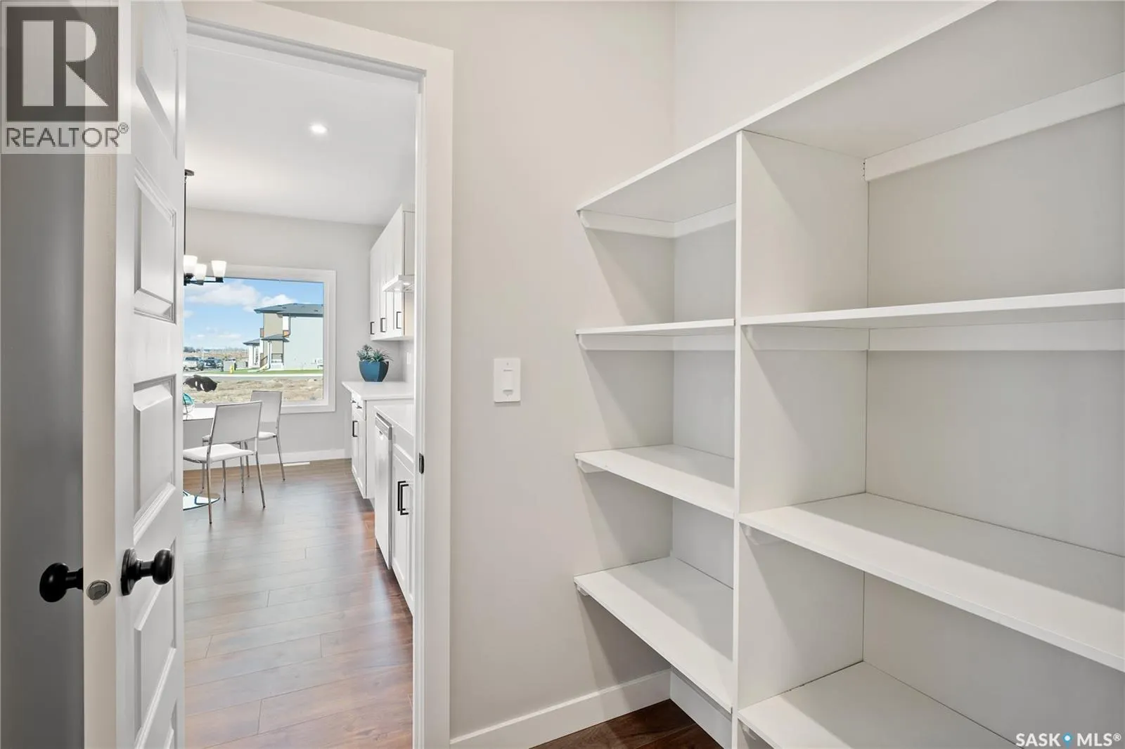 10 Vancouver CRESCENT