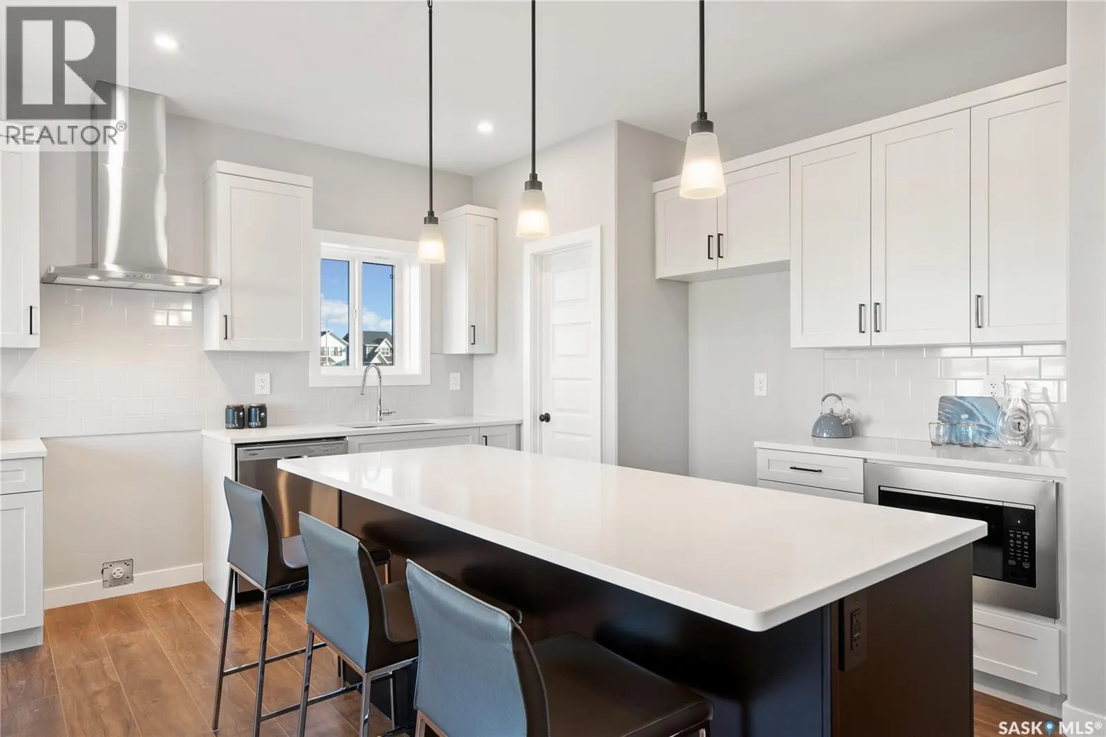 10 Vancouver CRESCENT