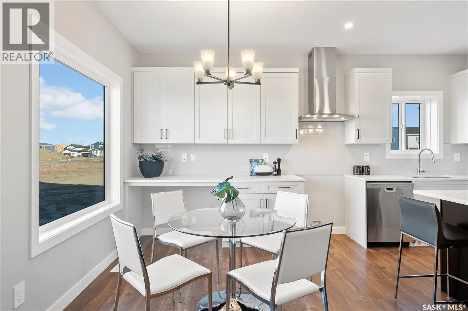 10 Vancouver CRESCENT