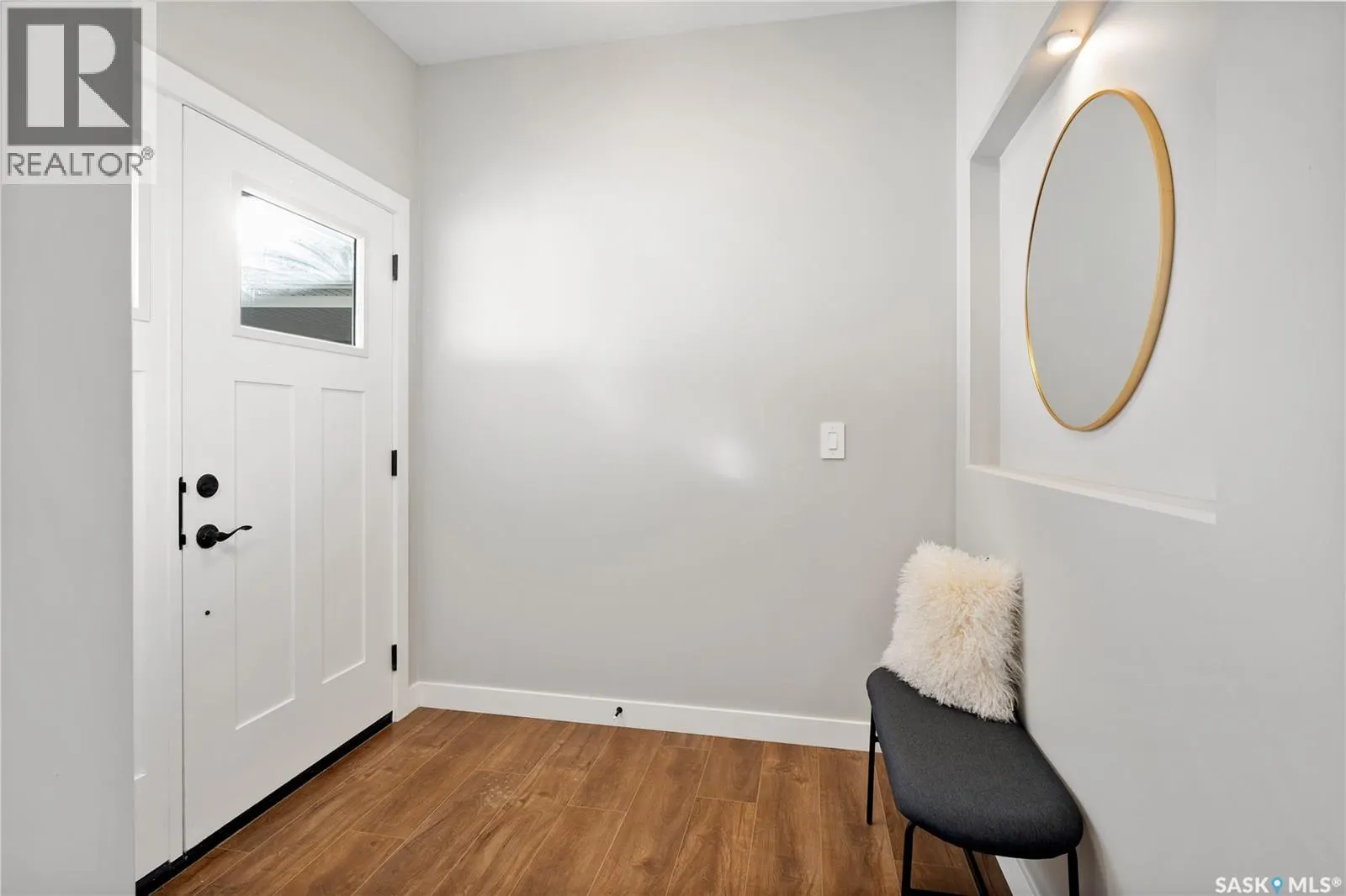 10 Vancouver CRESCENT