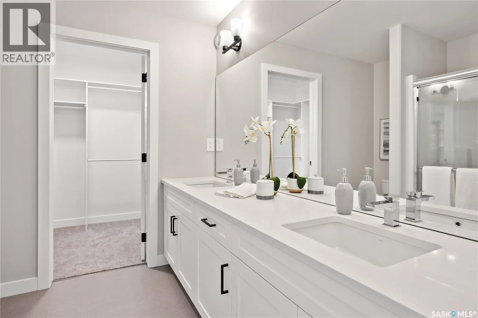 10 Vancouver CRESCENT