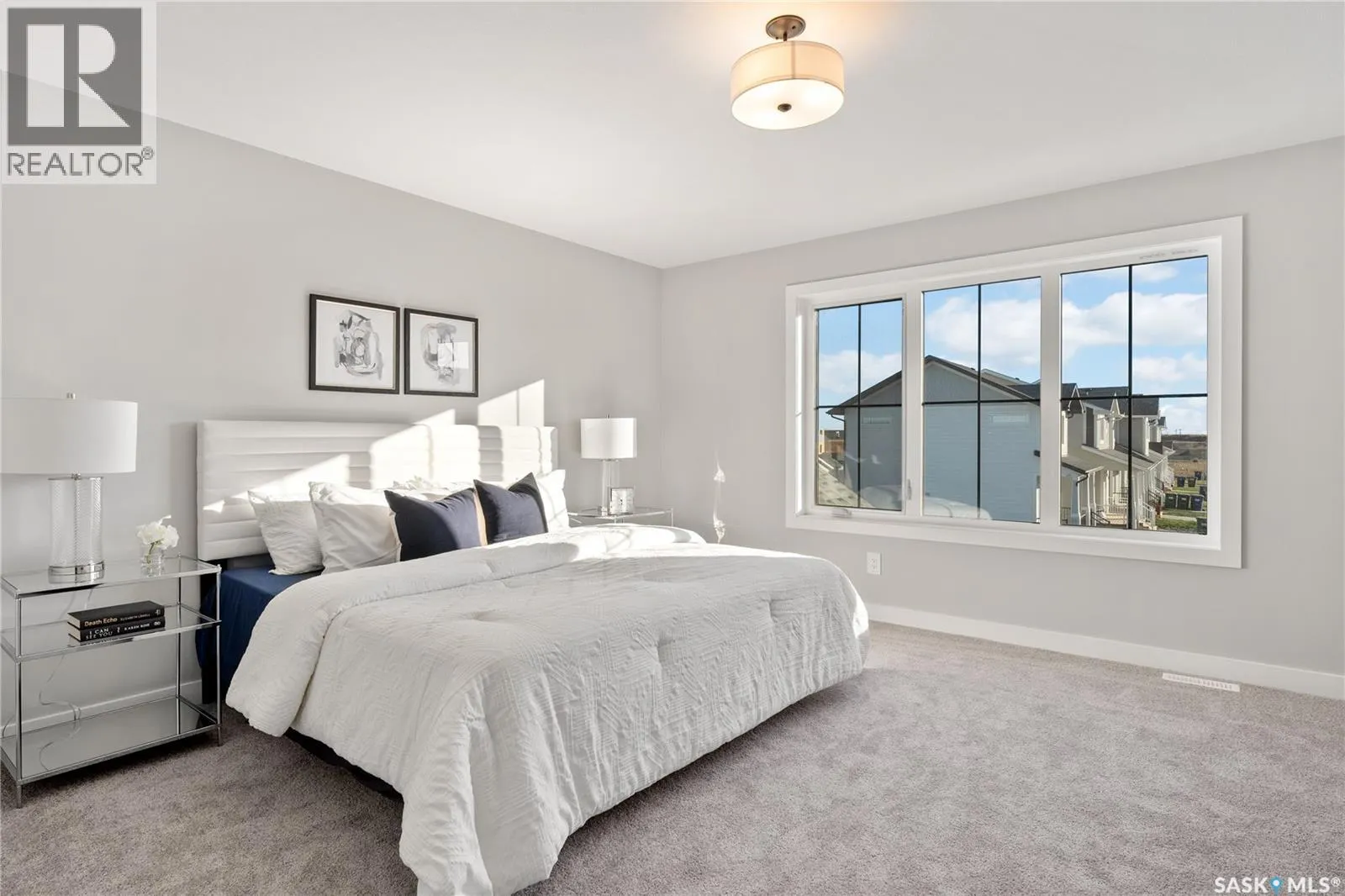 10 Vancouver CRESCENT