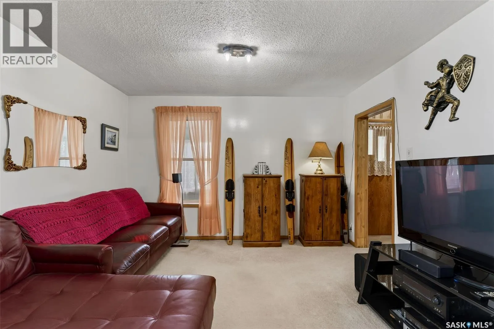 209 12th STREET E