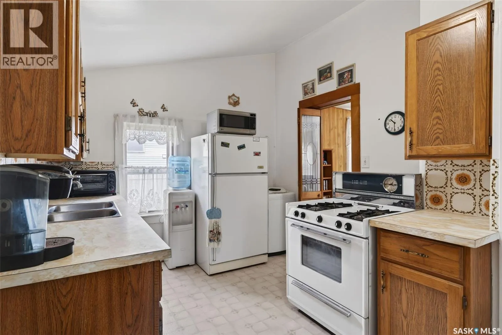 209 12th STREET E
