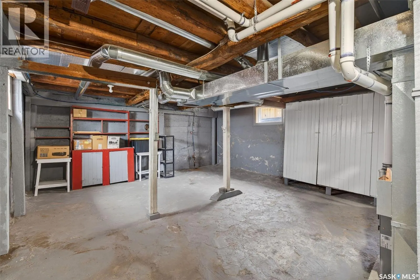 209 12th STREET E
