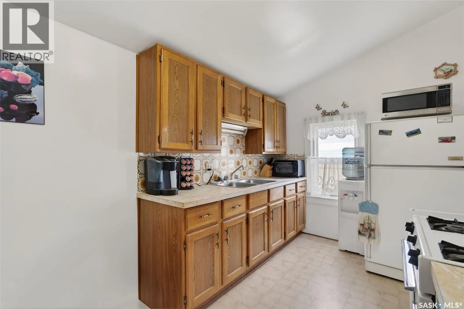209 12th STREET E
